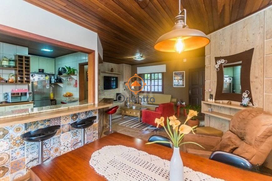 Casa com 192m², 2 dormitórios no bairro Hípica em Porto Alegre para Comprar