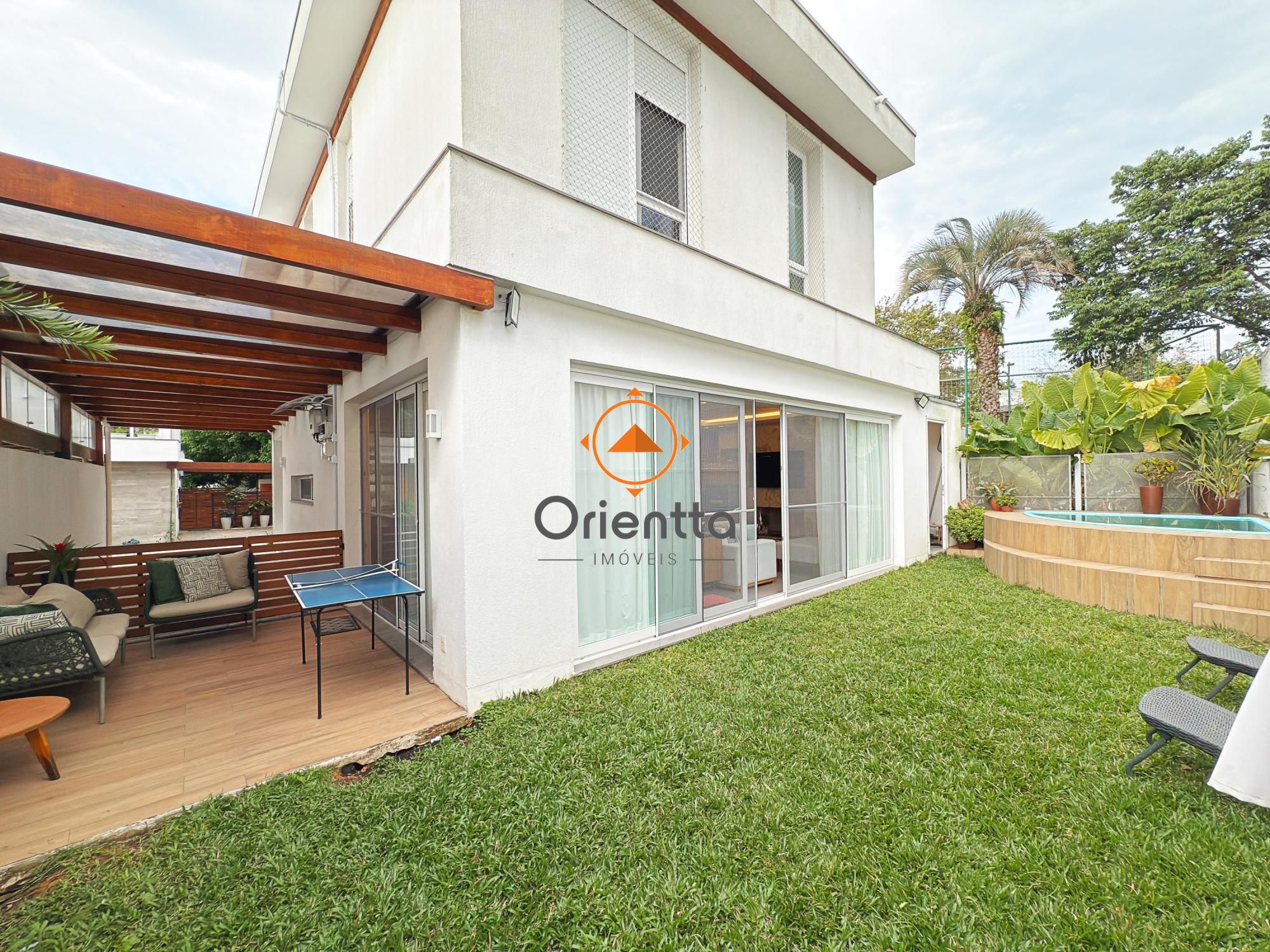 Casa de Condomínio com 267m², 3 dormitórios no bairro Teresópolis em Porto Alegre para Comprar