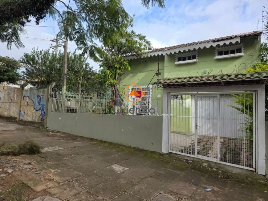 Casa, 3 dormitórios no bairro Teresópolis em Porto Alegre para Comprar