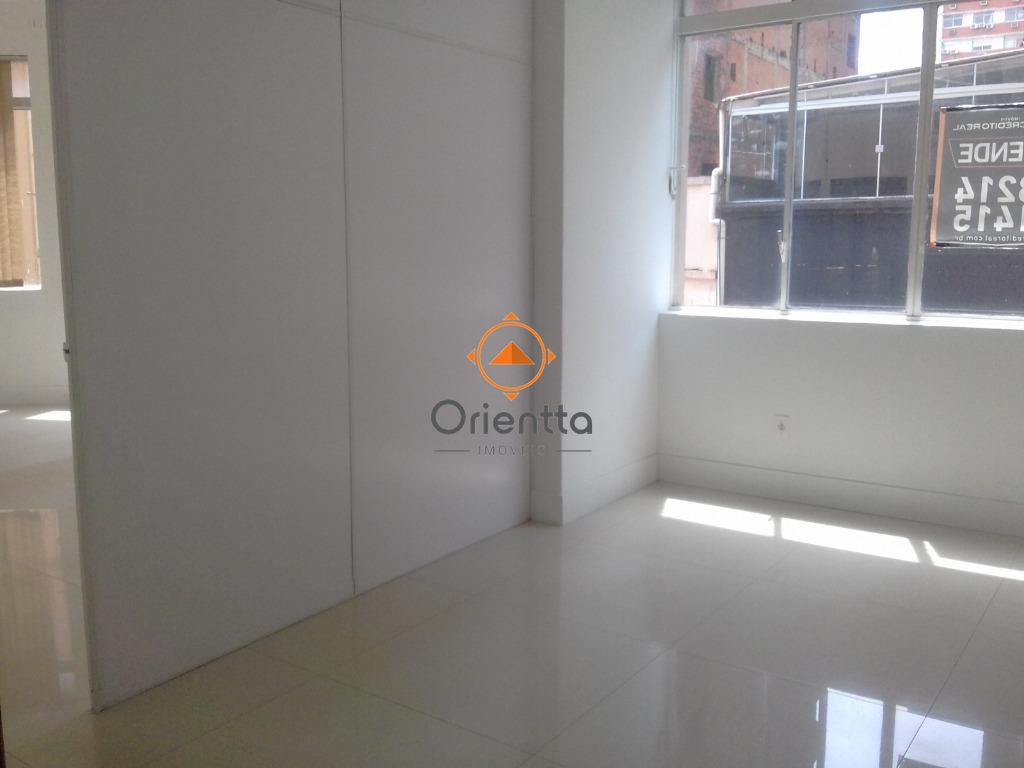 Sala Comercial no bairro Centro Histórico em Porto Alegre para Comprar