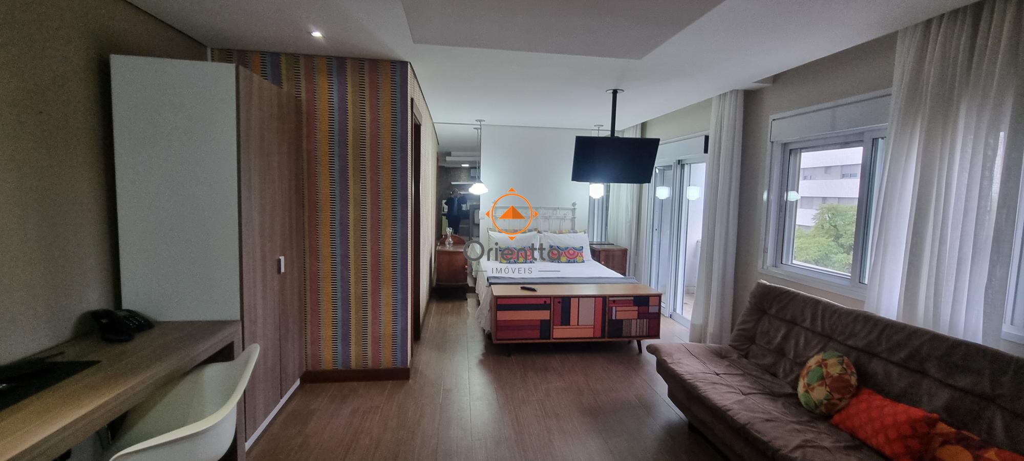 Apartamento, 1 dormitório no bairro Moinhos de Vento em Porto Alegre para Comprar