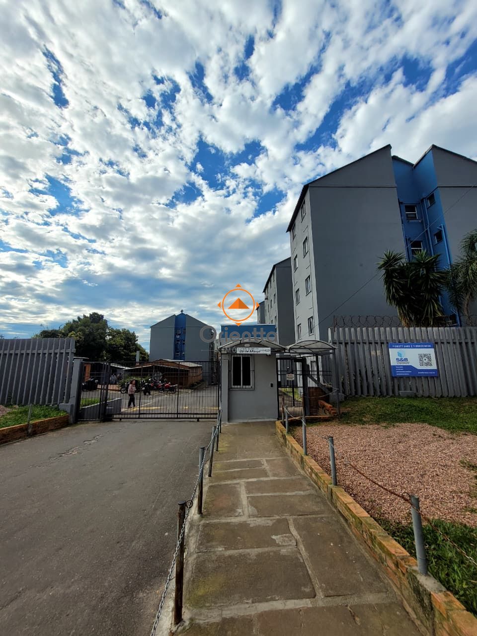 Apartamento, 2 dormitórios no bairro Mário Quintana em Porto Alegre para Comprar
