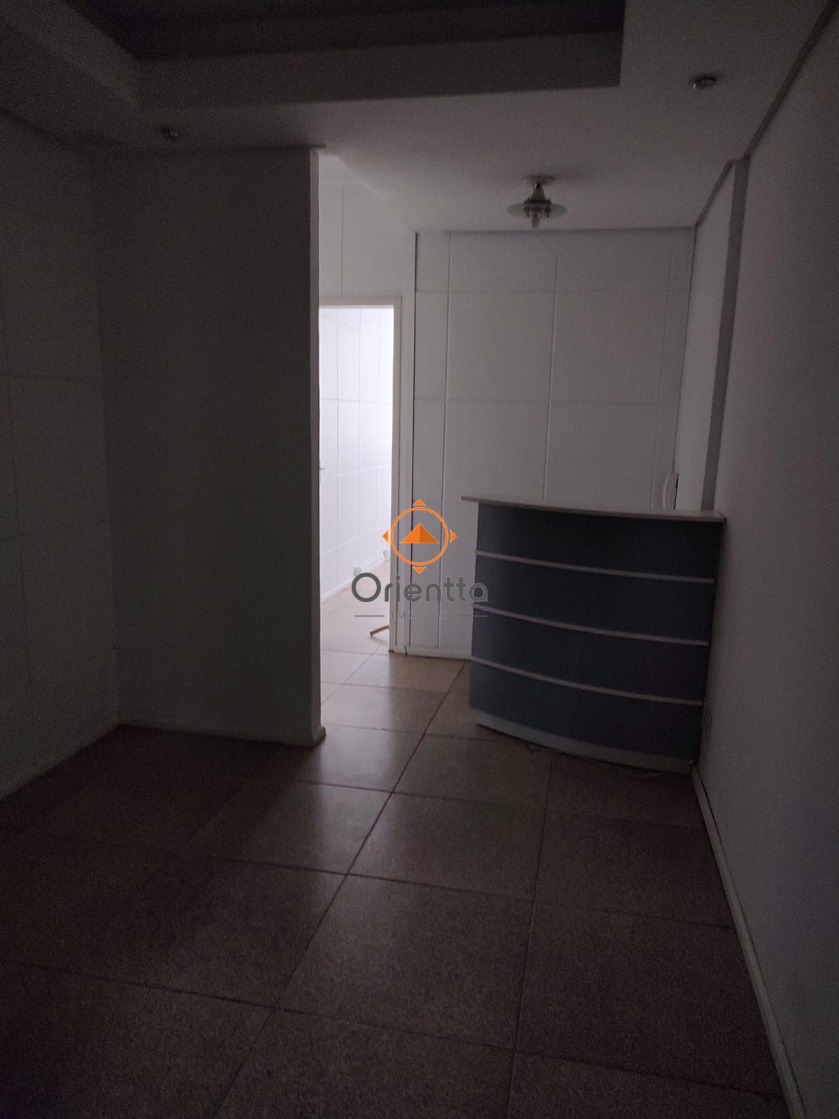Sala Comercial, 1 dormitório no bairro Centro Histórico em Porto Alegre para Comprar