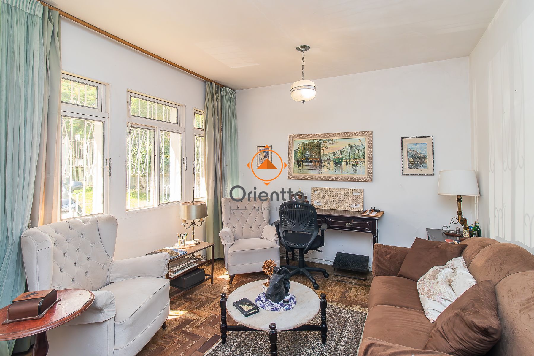 Casa, 3 dormitórios no bairro Espírito Santo em Porto Alegre para Comprar