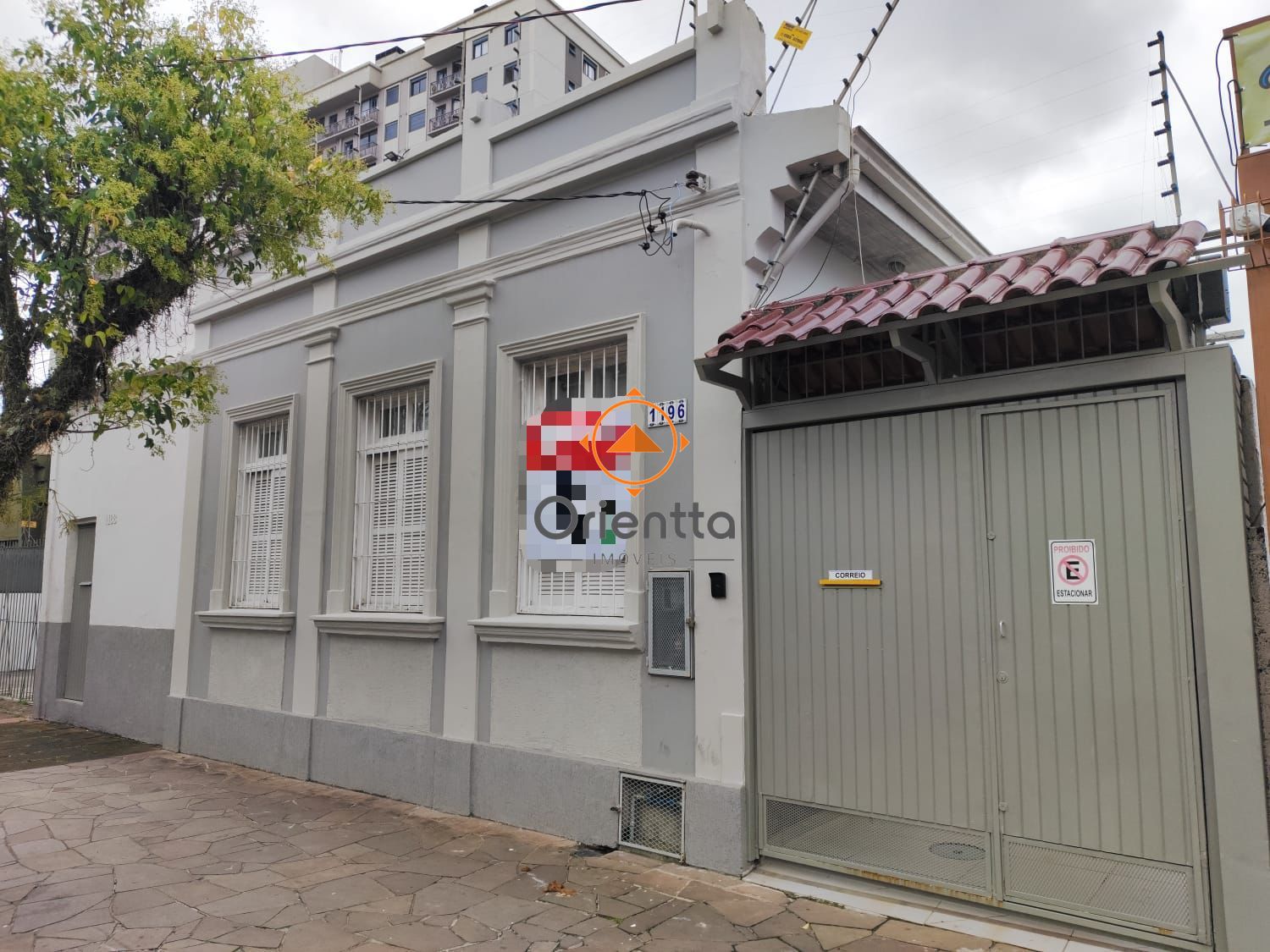 Casa, 4 dormitórios no bairro Menino Deus em Porto Alegre para Comprar