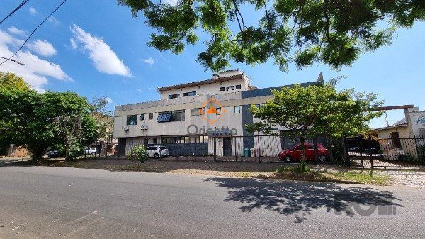 Prédio Comercial com 428m² no bairro Navegantes em Porto Alegre para Comprar