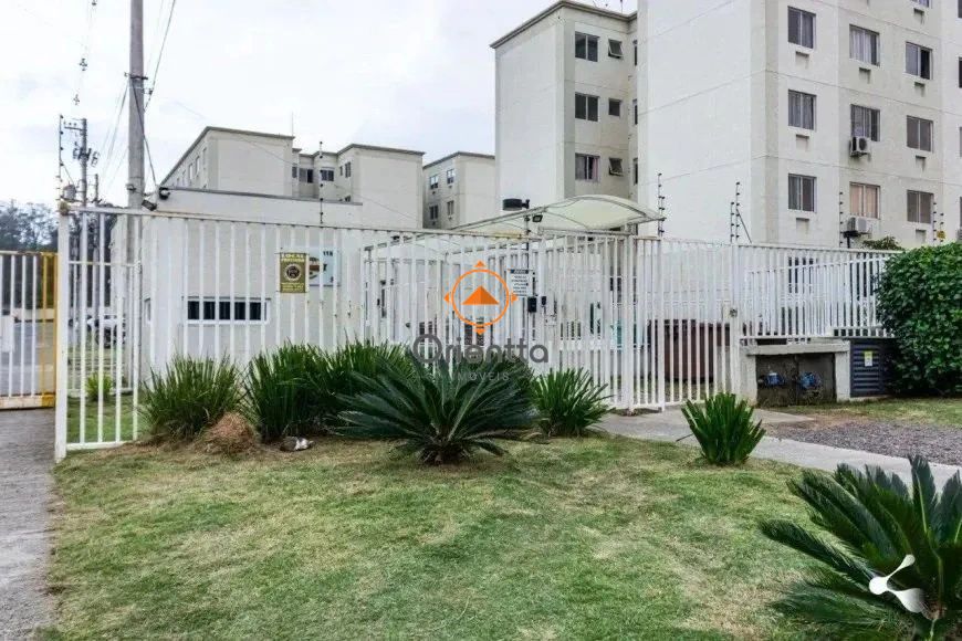 Apartamento, 2 dormitórios no bairro Mário Quintana em Porto Alegre para Comprar