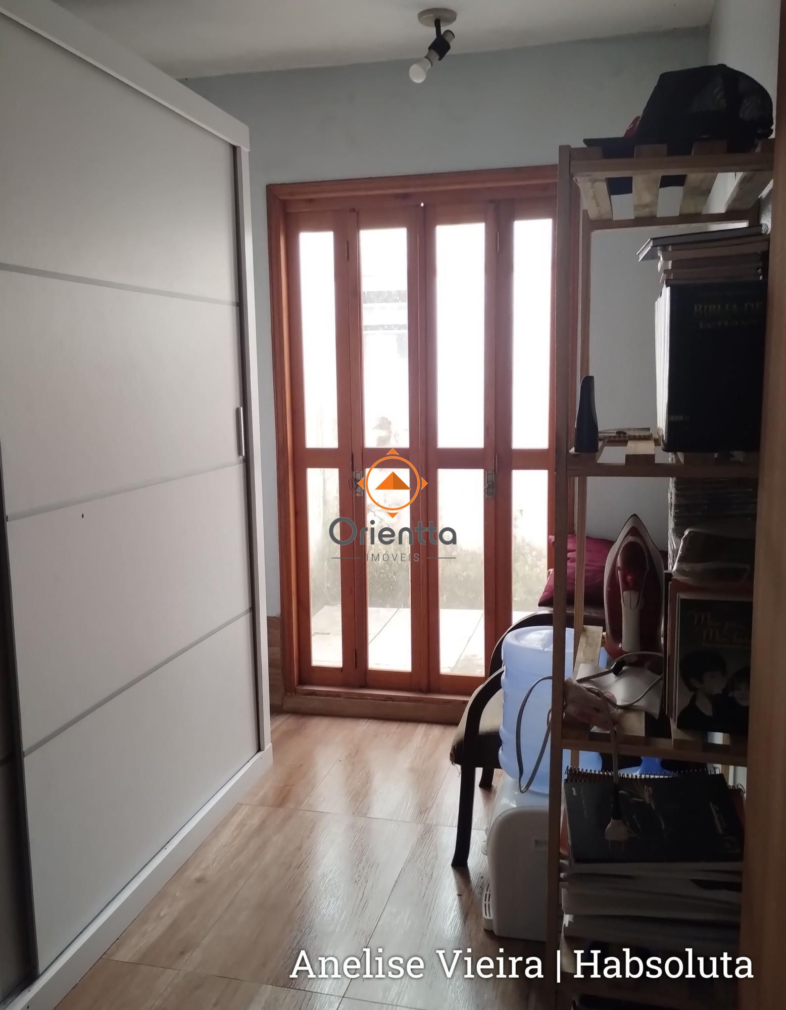 Casa, 3 dormitórios no bairro Vila Nova em Porto Alegre para Comprar