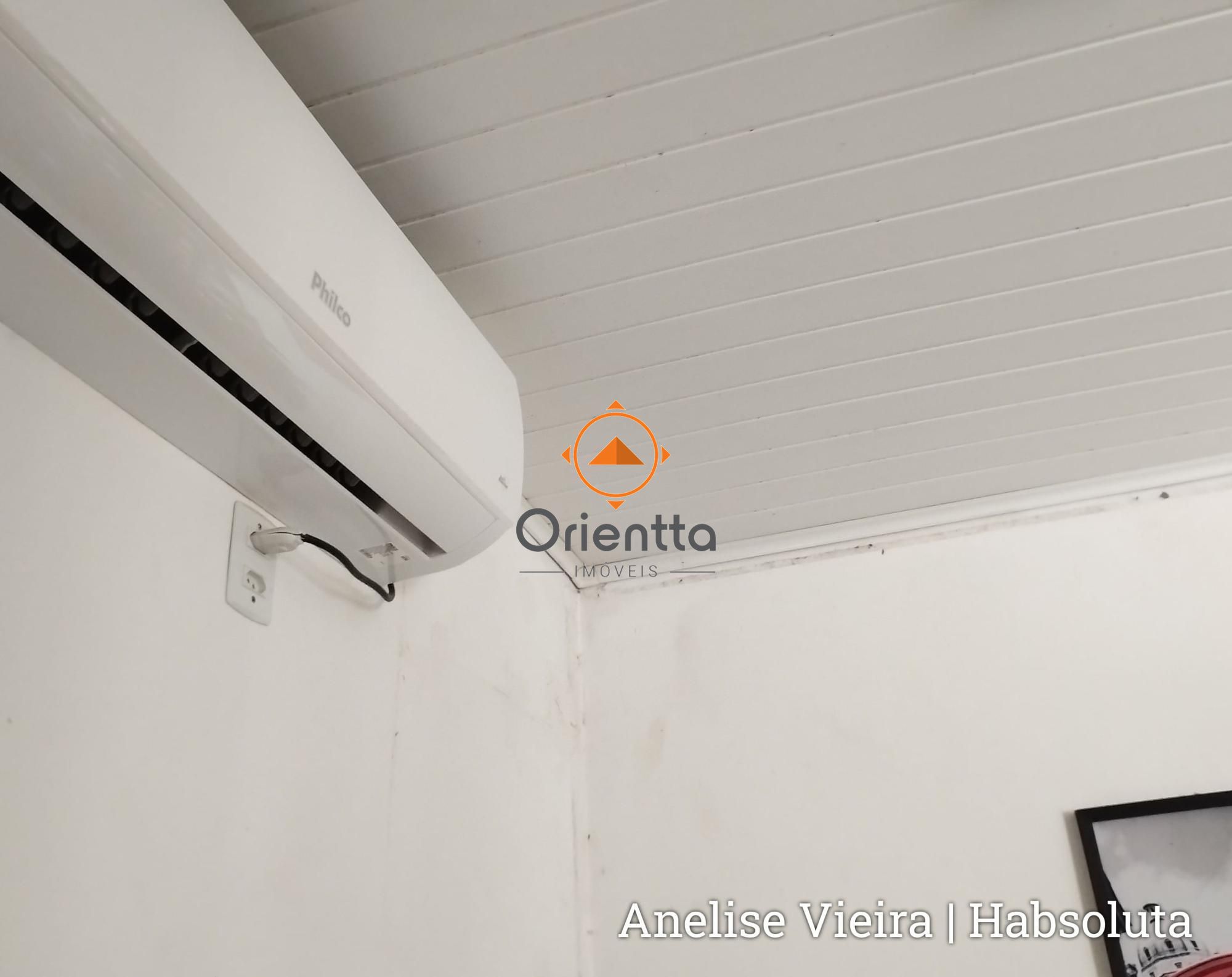 Casa, 3 dormitórios no bairro Vila Nova em Porto Alegre para Comprar