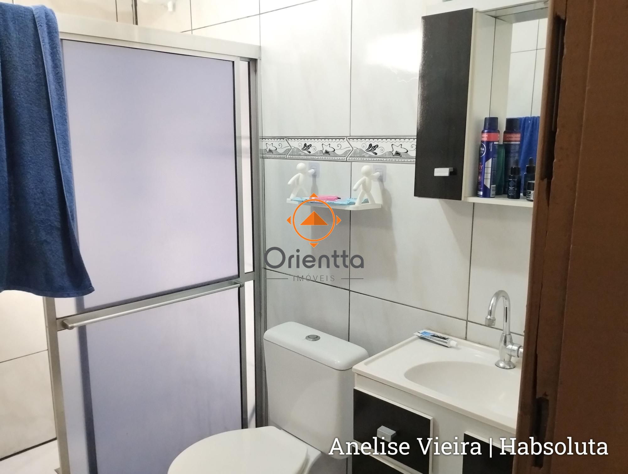 Casa, 3 dormitórios no bairro Vila Nova em Porto Alegre para Comprar