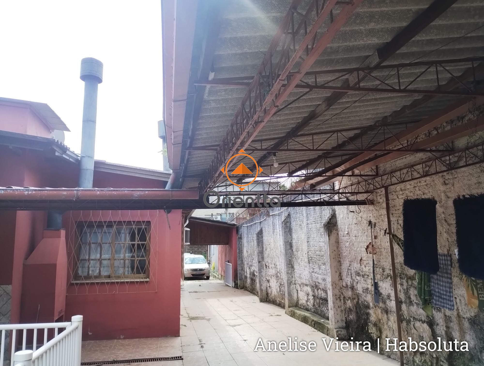 Casa, 3 dormitórios no bairro Vila Nova em Porto Alegre para Comprar