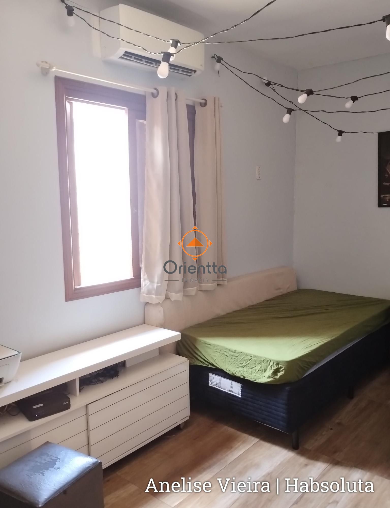 Casa, 3 dormitórios no bairro Vila Nova em Porto Alegre para Comprar