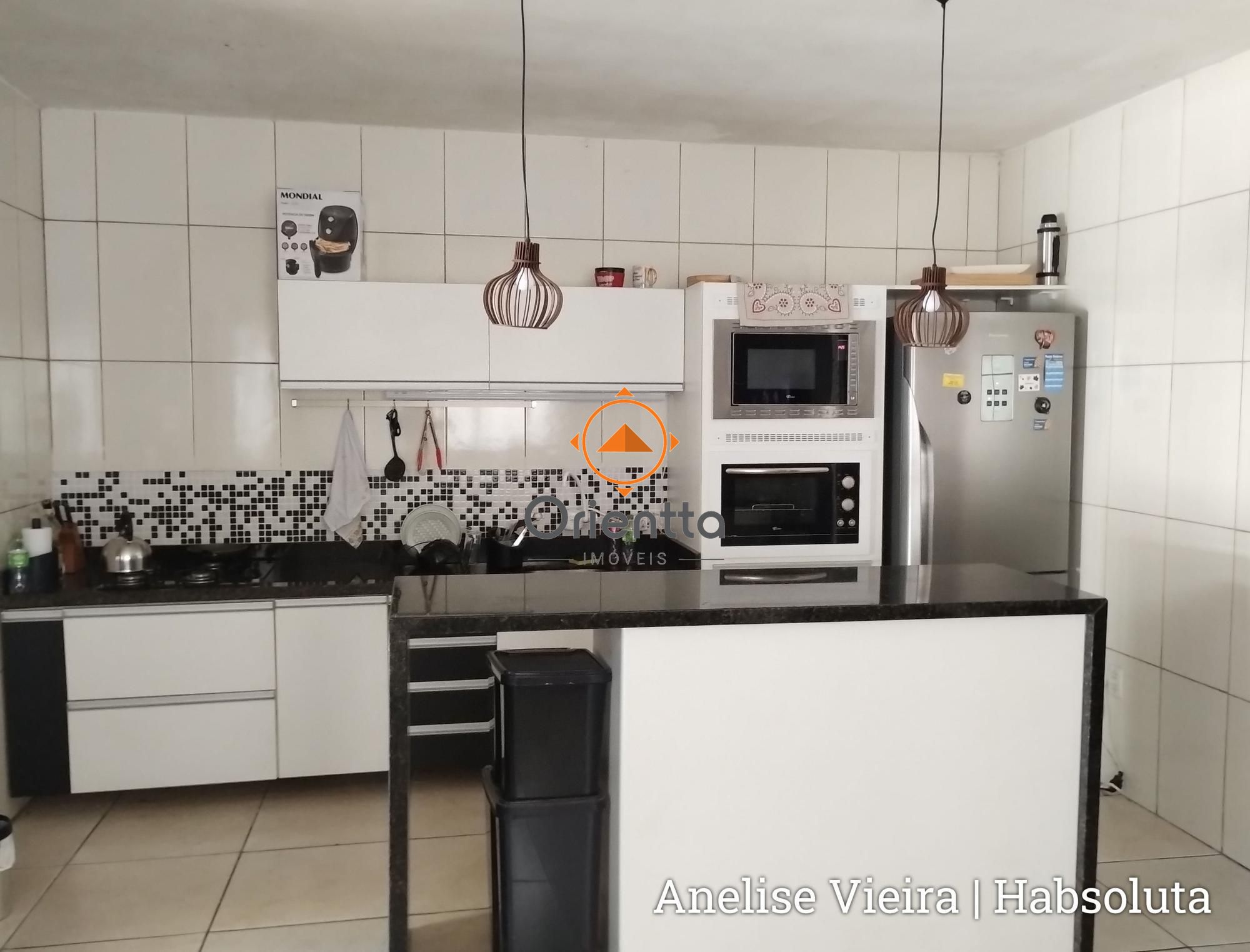 Casa, 3 dormitórios no bairro Vila Nova em Porto Alegre para Comprar