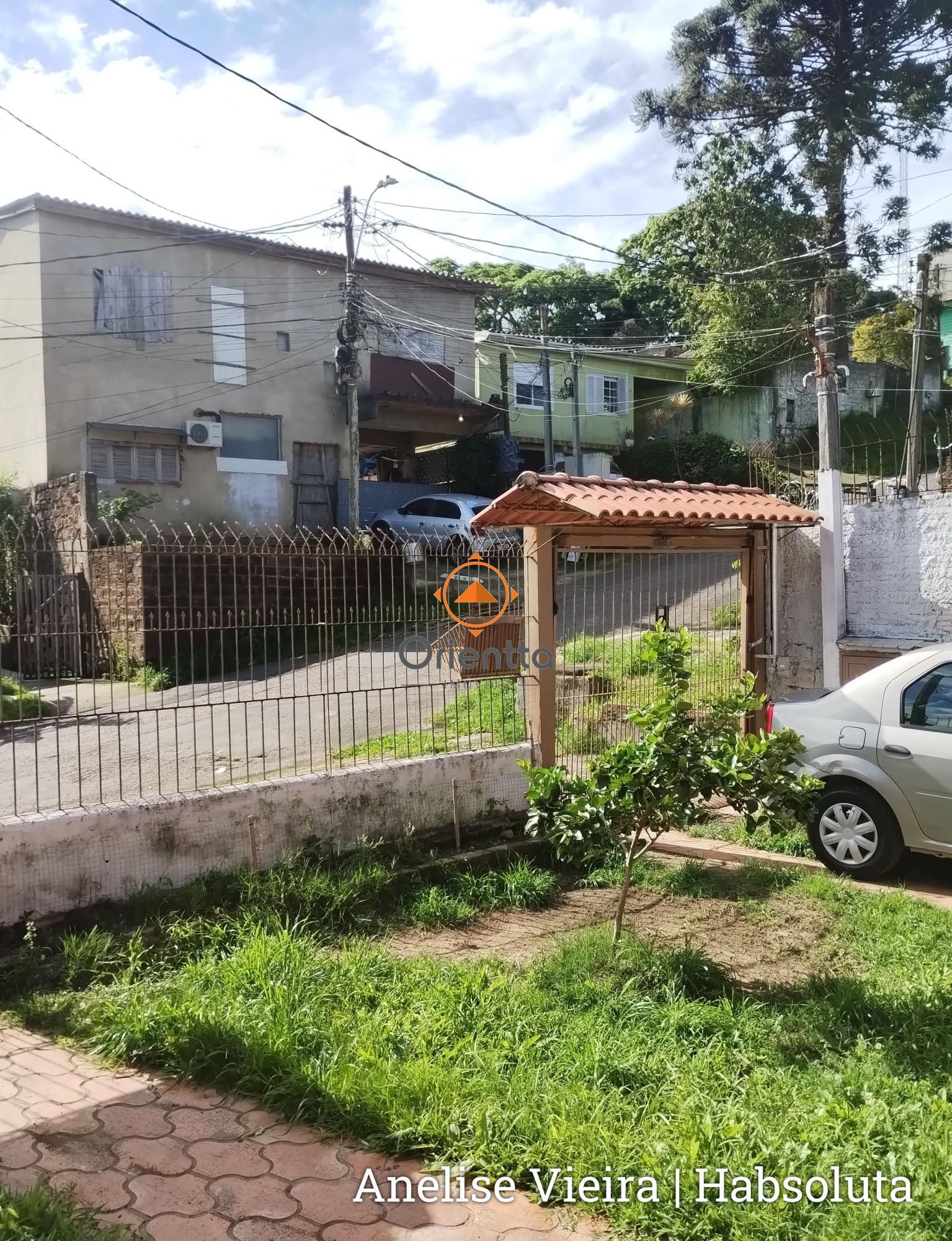 Casa, 3 dormitórios no bairro Vila Nova em Porto Alegre para Comprar