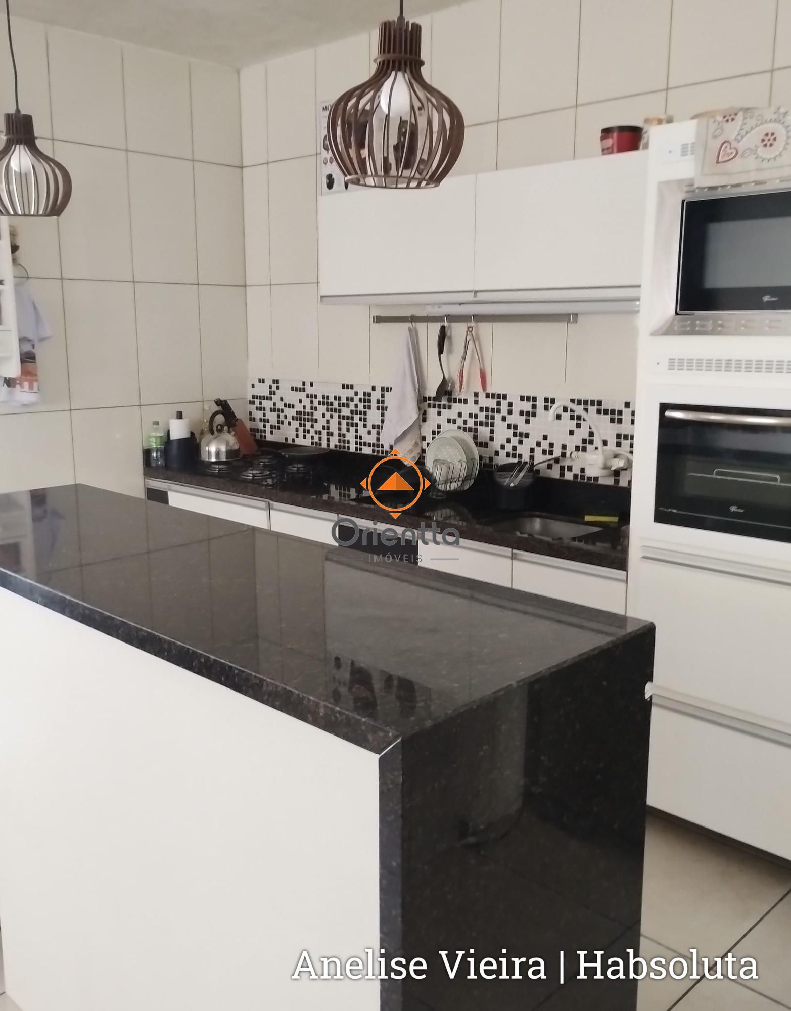 Casa, 3 dormitórios no bairro Vila Nova em Porto Alegre para Comprar