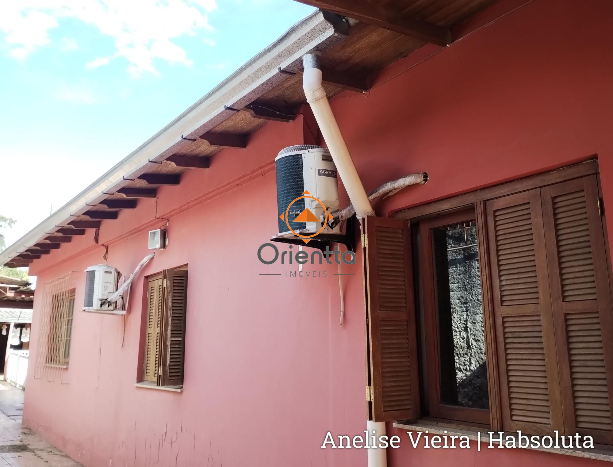 Casa, 3 dormitórios no bairro Vila Nova em Porto Alegre para Comprar