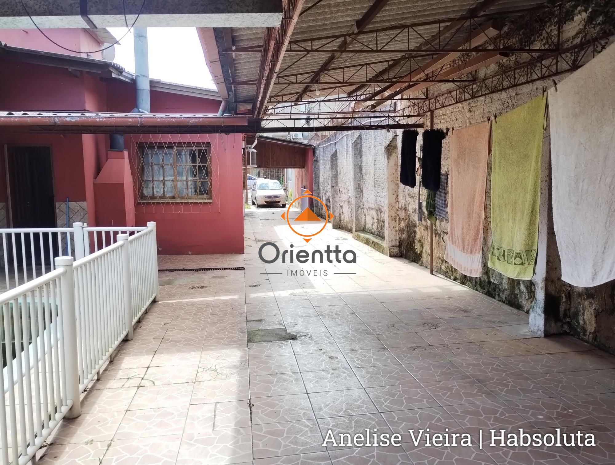 Casa, 3 dormitórios no bairro Vila Nova em Porto Alegre para Comprar