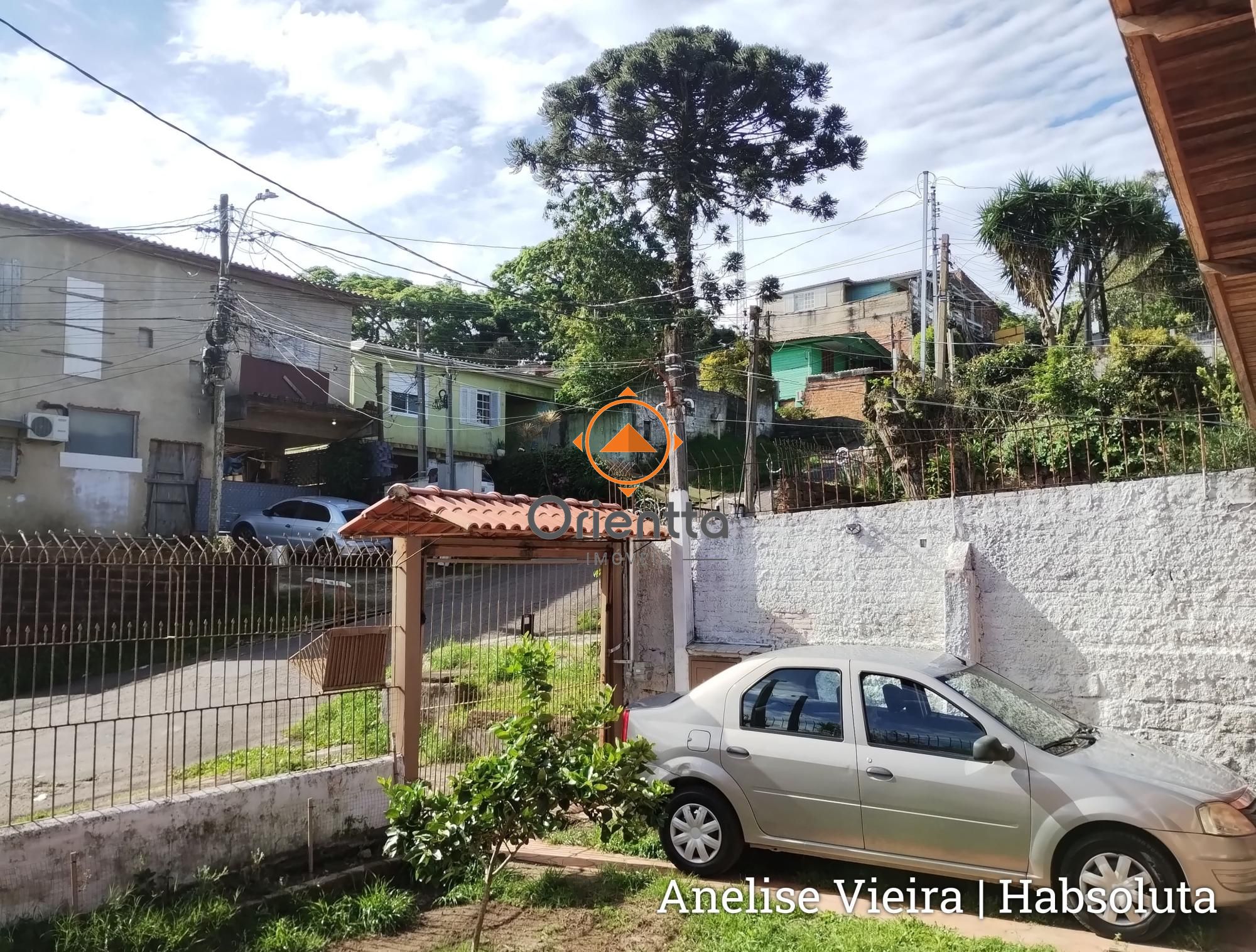 Casa, 3 dormitórios no bairro Vila Nova em Porto Alegre para Comprar