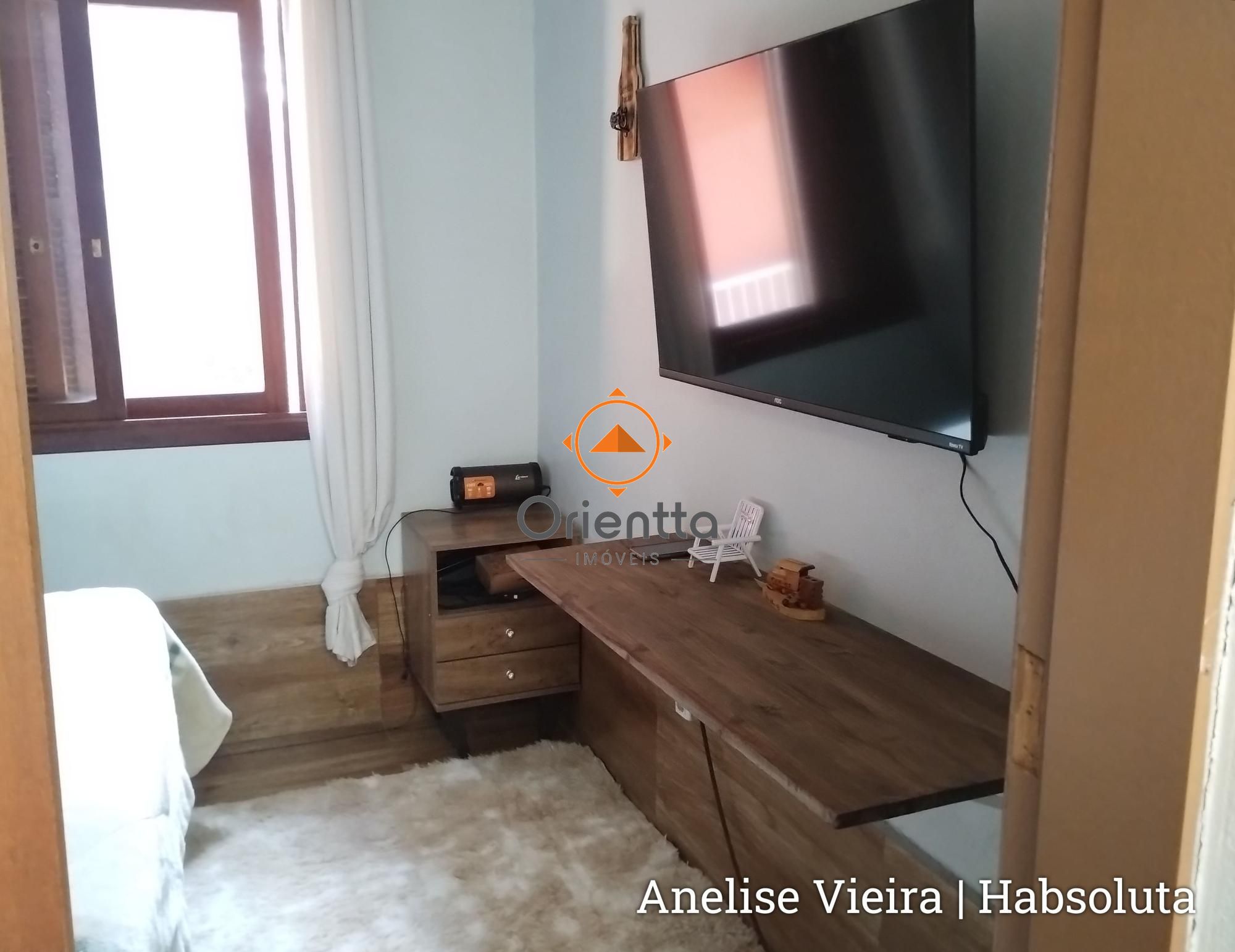 Casa, 3 dormitórios no bairro Vila Nova em Porto Alegre para Comprar