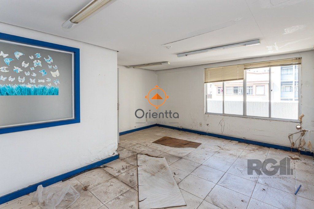 Sala Comercial no bairro Centro Histórico em Porto Alegre para Comprar
