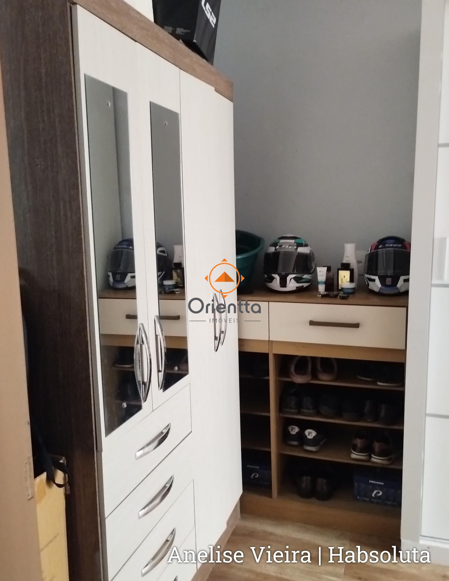 Casa, 3 dormitórios no bairro Vila Nova em Porto Alegre para Comprar