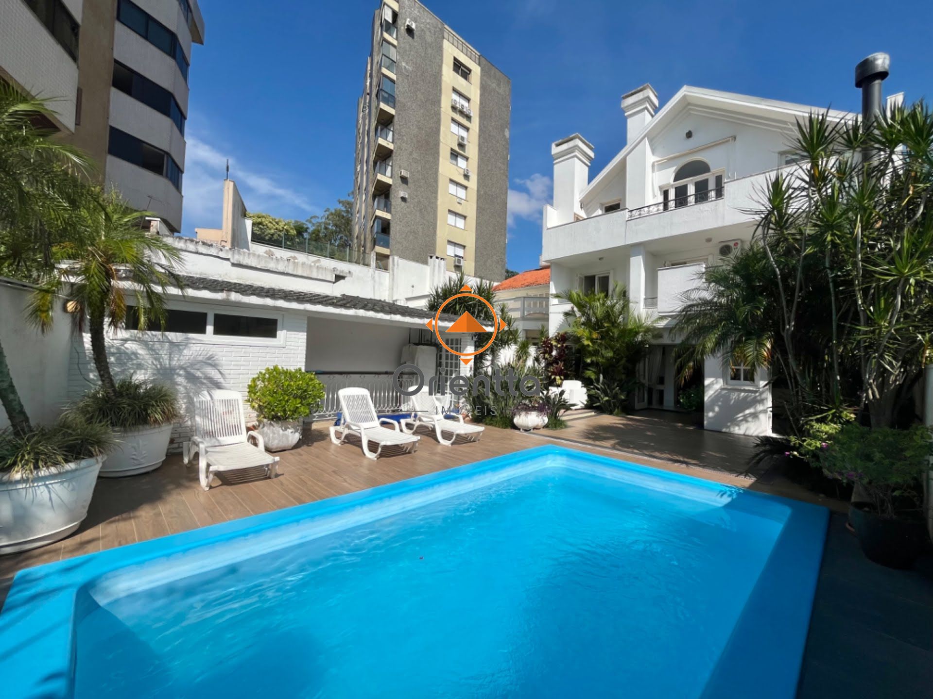 Casa com 307m², 3 dormitórios no bairro Menino Deus em Porto Alegre para Comprar
