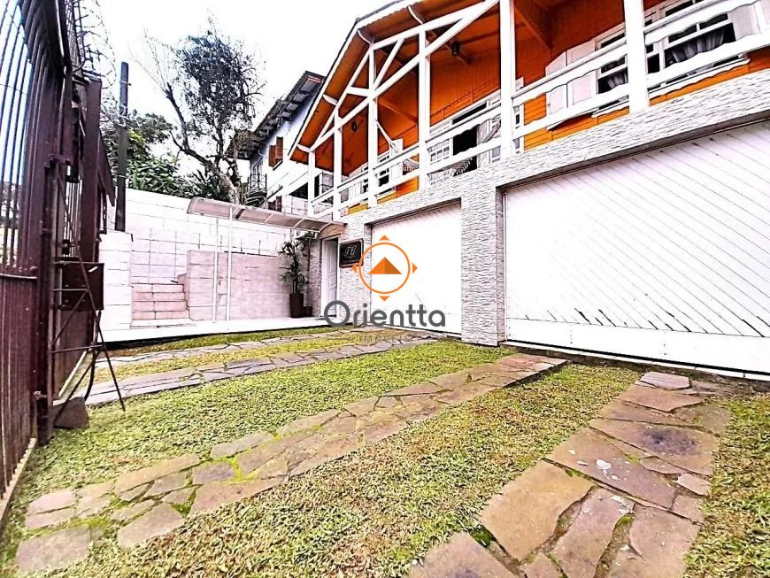 Casa, 3 dormitórios no bairro Nonoai em Porto Alegre para Comprar