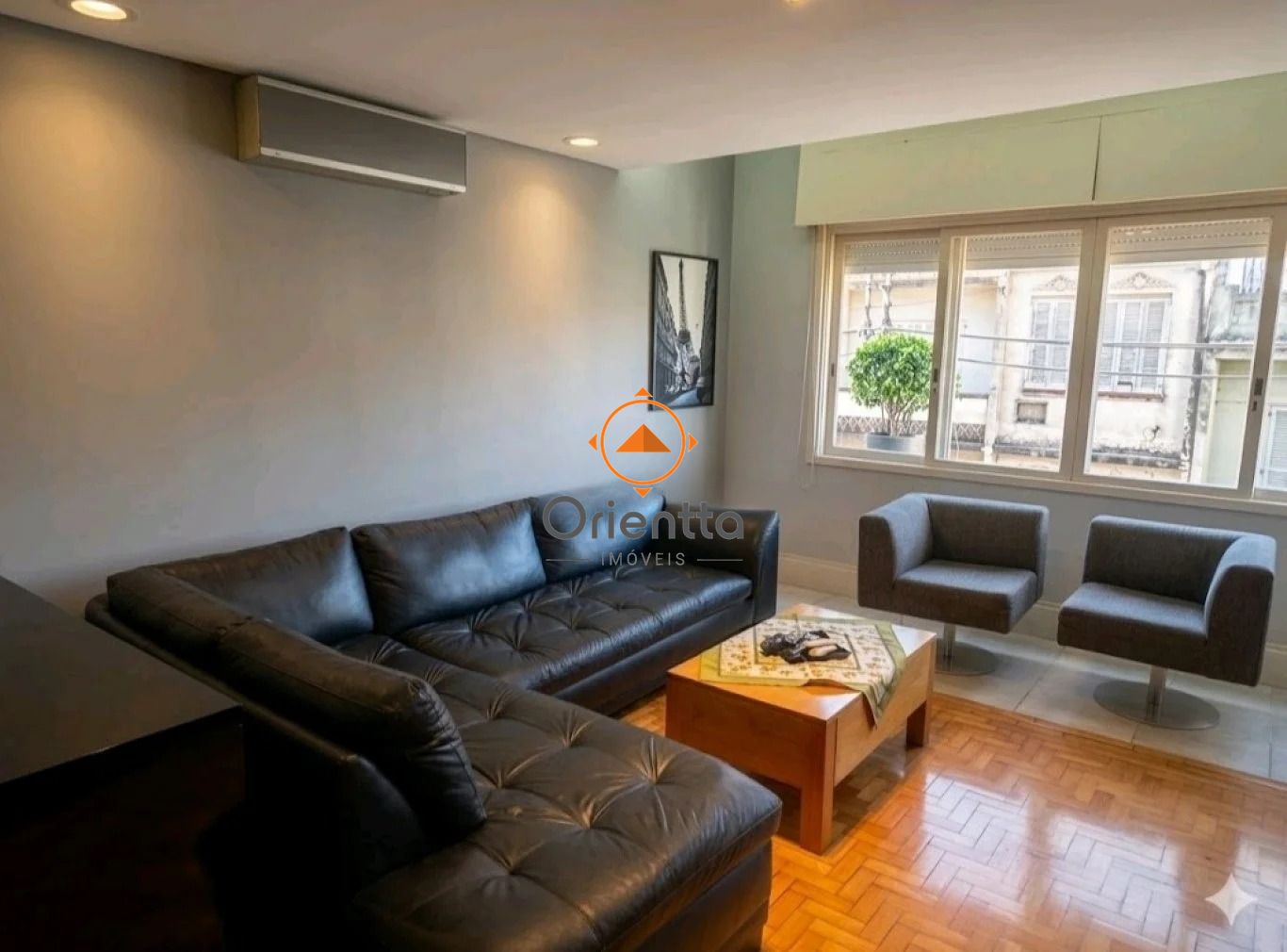 Apartamento, 2 dormitórios no bairro Menino Deus em Porto Alegre para Comprar
