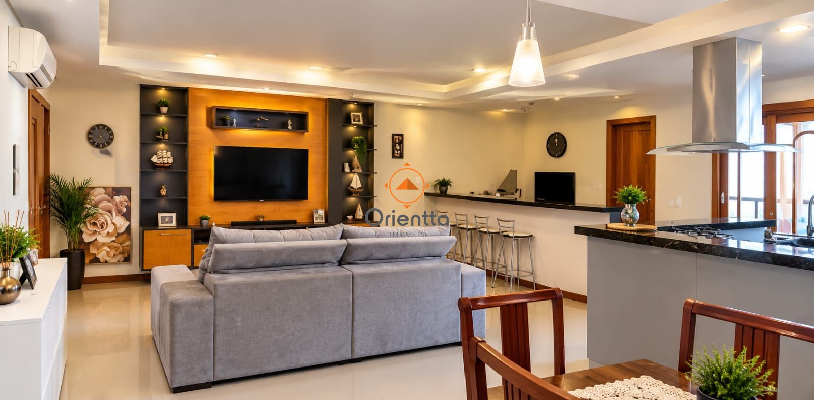 Casa, 3 dormitórios no bairro Jardim Itu em Porto Alegre para Comprar