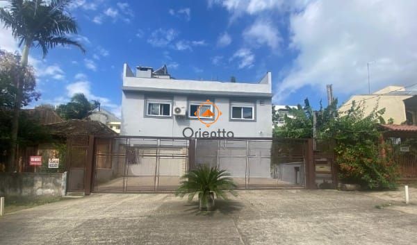 Casa, -4 dormitório no bairro Chácara das Pedras em Porto Alegre para Comprar
