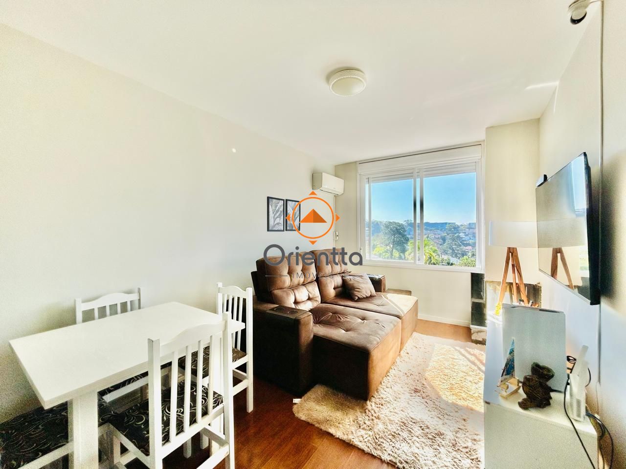 Apartamento com 60m², 2 dormitórios no bairro Chácara das Pedras em Porto Alegre para Comprar