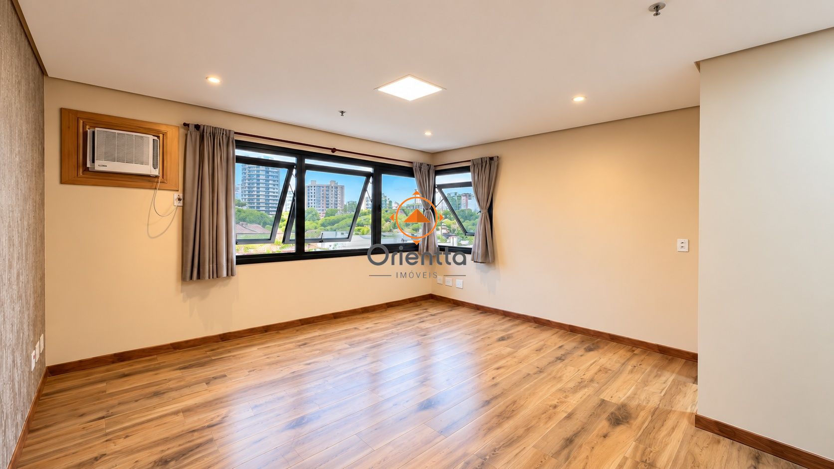 Sala Comercial no bairro Menino Deus em Porto Alegre para Comprar