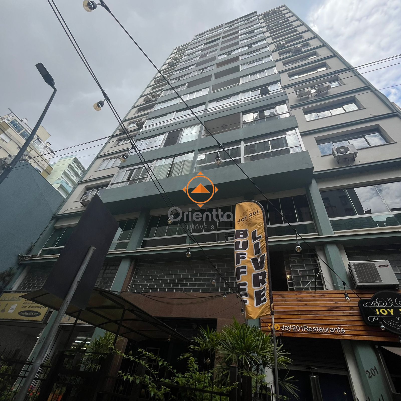 Sala Comercial com 178m², 1 dormitório no bairro Centro Histórico em Porto Alegre para Comprar