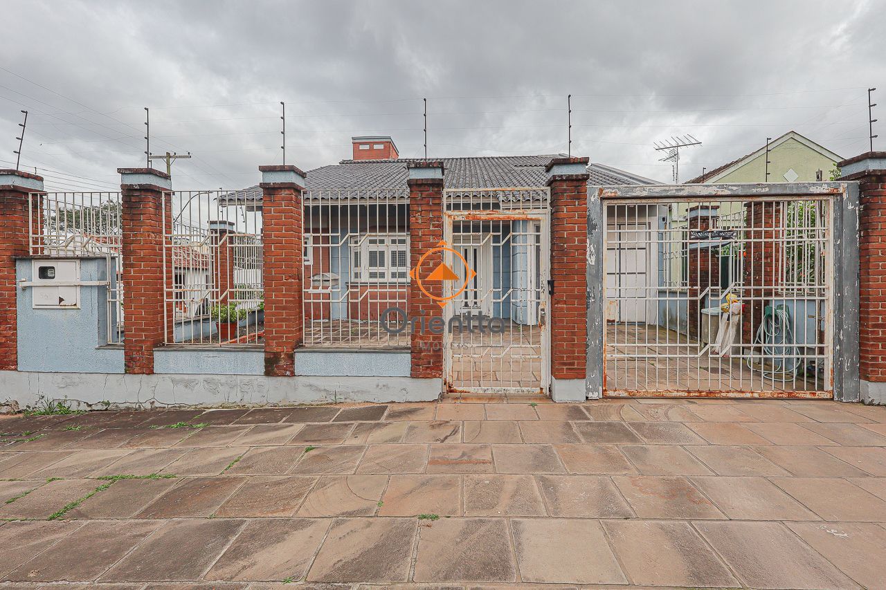 Casa com 168m², 4 dormitórios no bairro Jardim Itu em Porto Alegre para Comprar