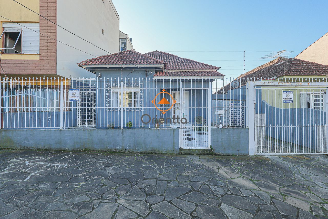 Casa com 120m², 4 dormitórios no bairro Passo da Areia em Porto Alegre para Comprar