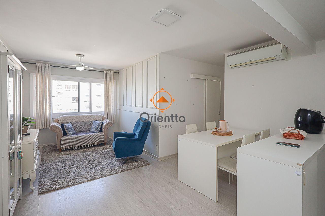 Apartamento com 75m², 3 dormitórios no bairro São Sebastião em Porto Alegre para Comprar