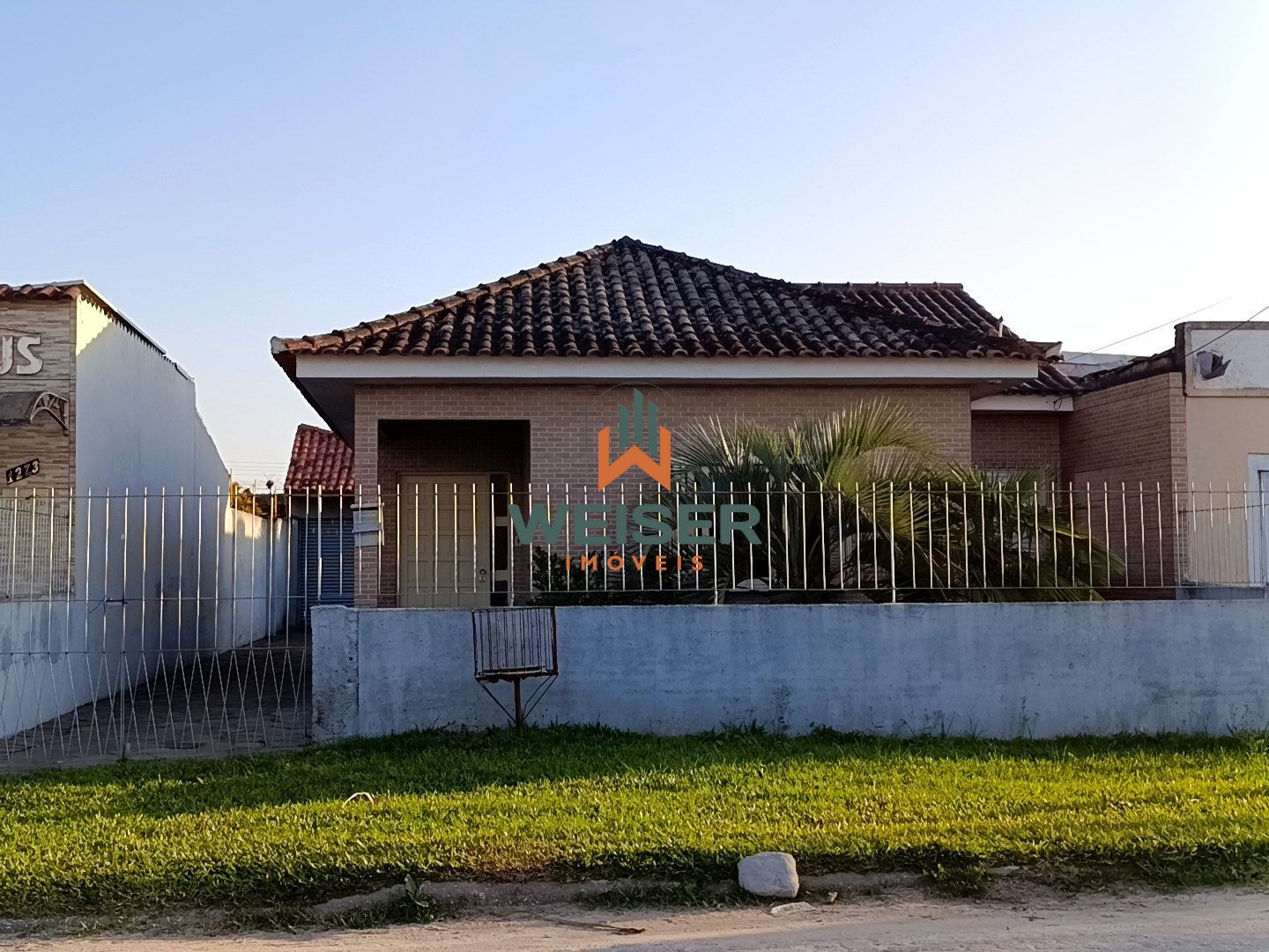 Casa  venda  no Trs Vendas - Pelotas, RS. Imveis