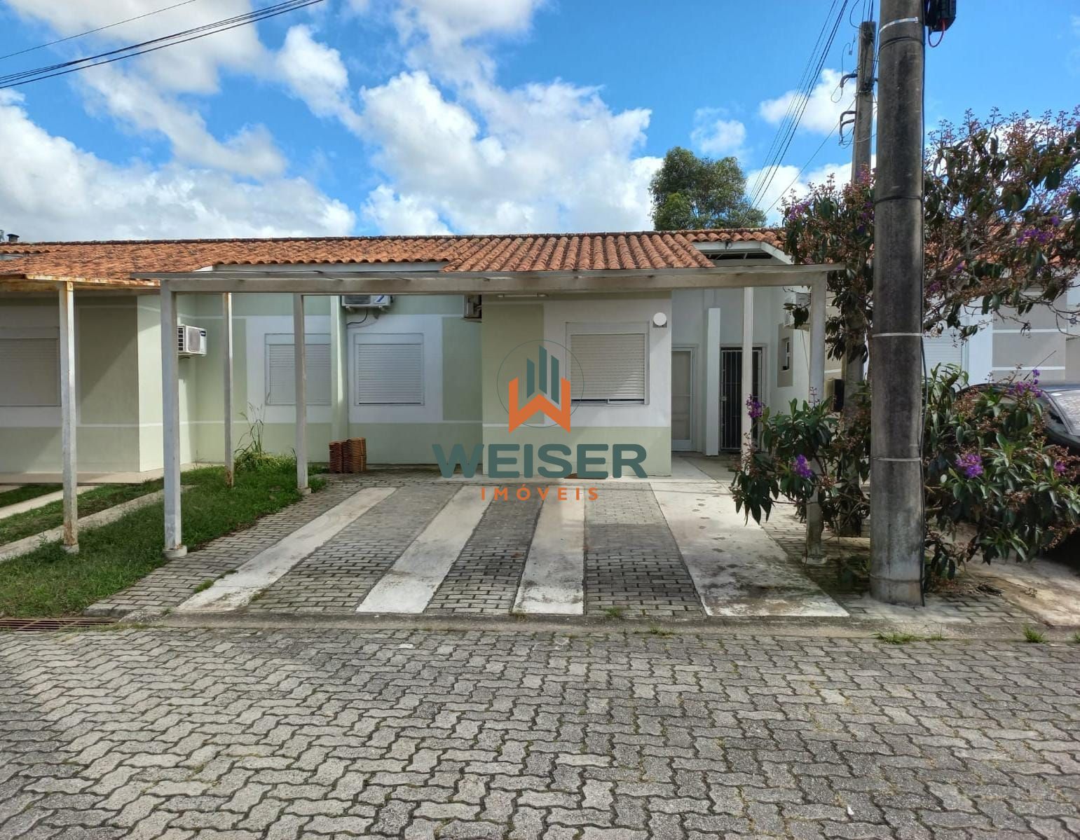 Casa em condomnio  venda  no Trs Vendas - Pelotas, RS. Imveis