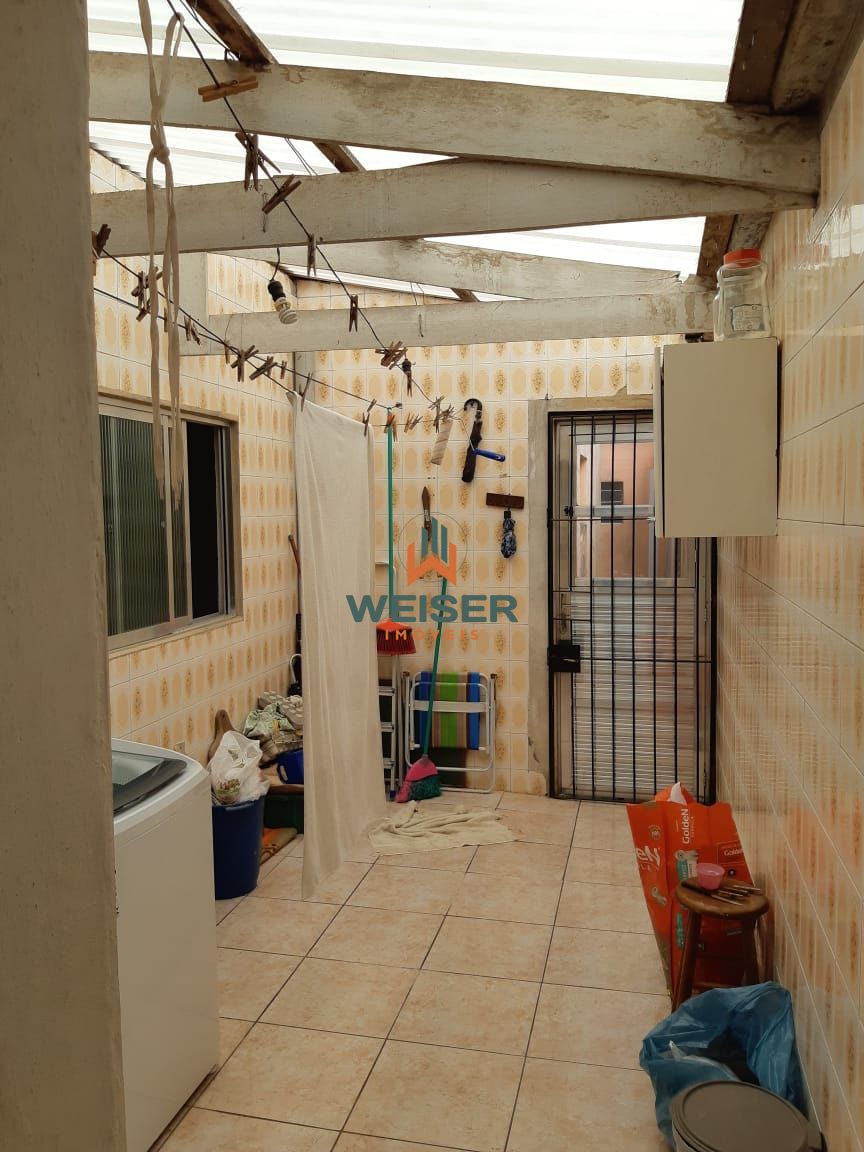 Casa à venda com 5 quartos, 200m² - Foto 26