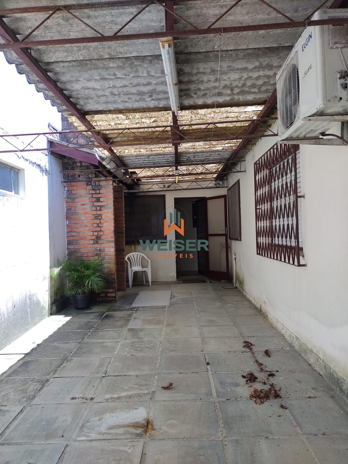 Casa com 3 Dormitórios à venda, 98 m² por R$ 350.000,00 Casa com 3 Dormitórios à venda, 98 m² por R$ 350.000,00