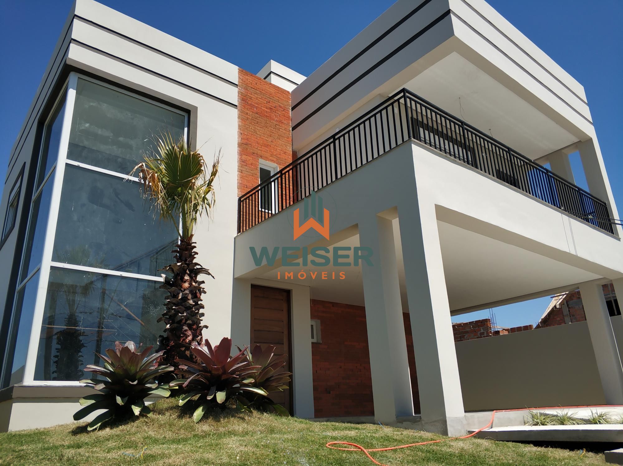Sobrado à venda com 3 quartos, 210m² - Foto 1