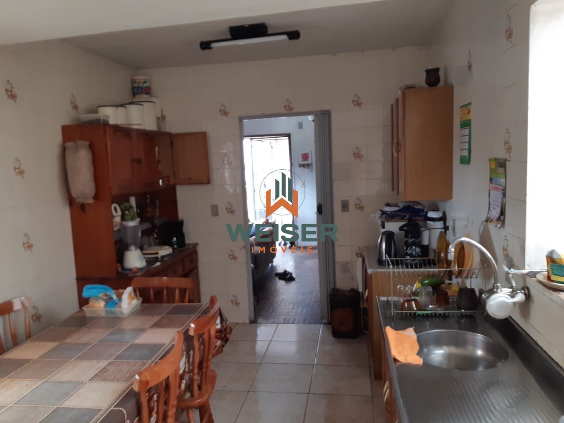 Casa à venda com 5 quartos, 200m² - Foto 13