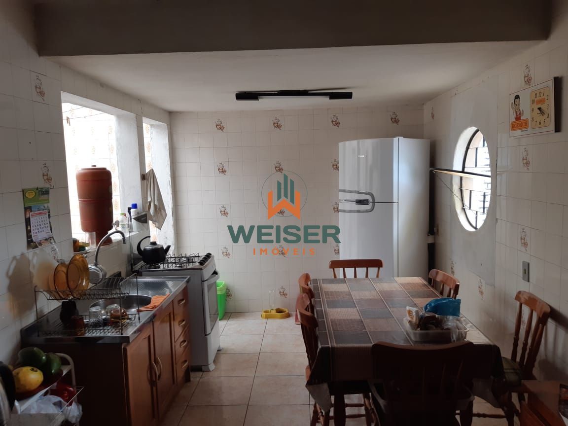 Casa à venda com 5 quartos, 200m² - Foto 12