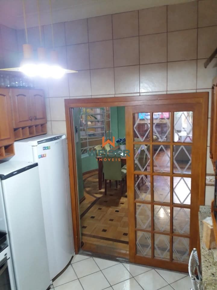 Casa à venda com 4 quartos, 250m² - Foto 26