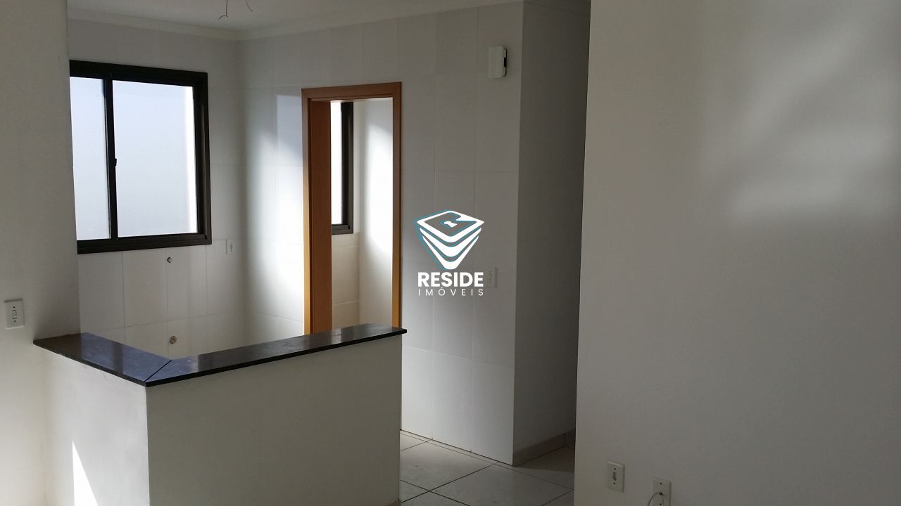 Apartamento com 2 Dormitórios à venda, 78 m² por R$ 250.000,00