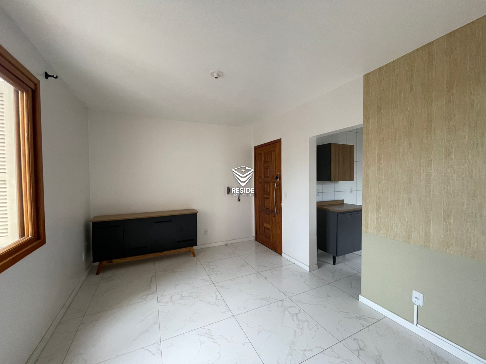 Apartamento semimobiliado disponível