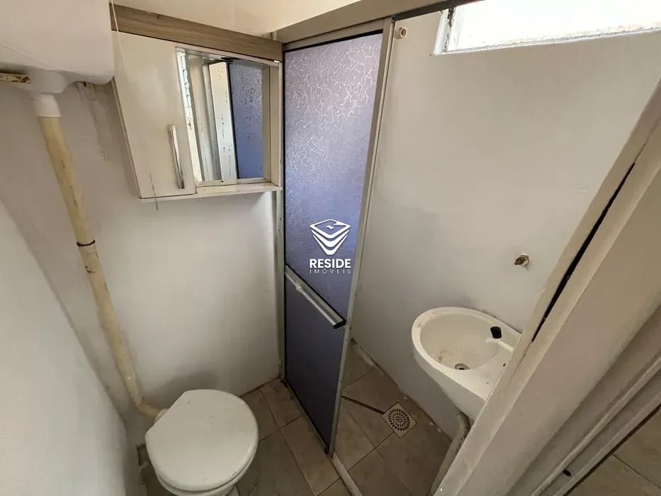 Casa com 2 Dormitórios para alugar, 80 m² por R$ 1.000,00 Casa com 2 Dormitórios para alugar, 80 m² por R$ 1.000,00