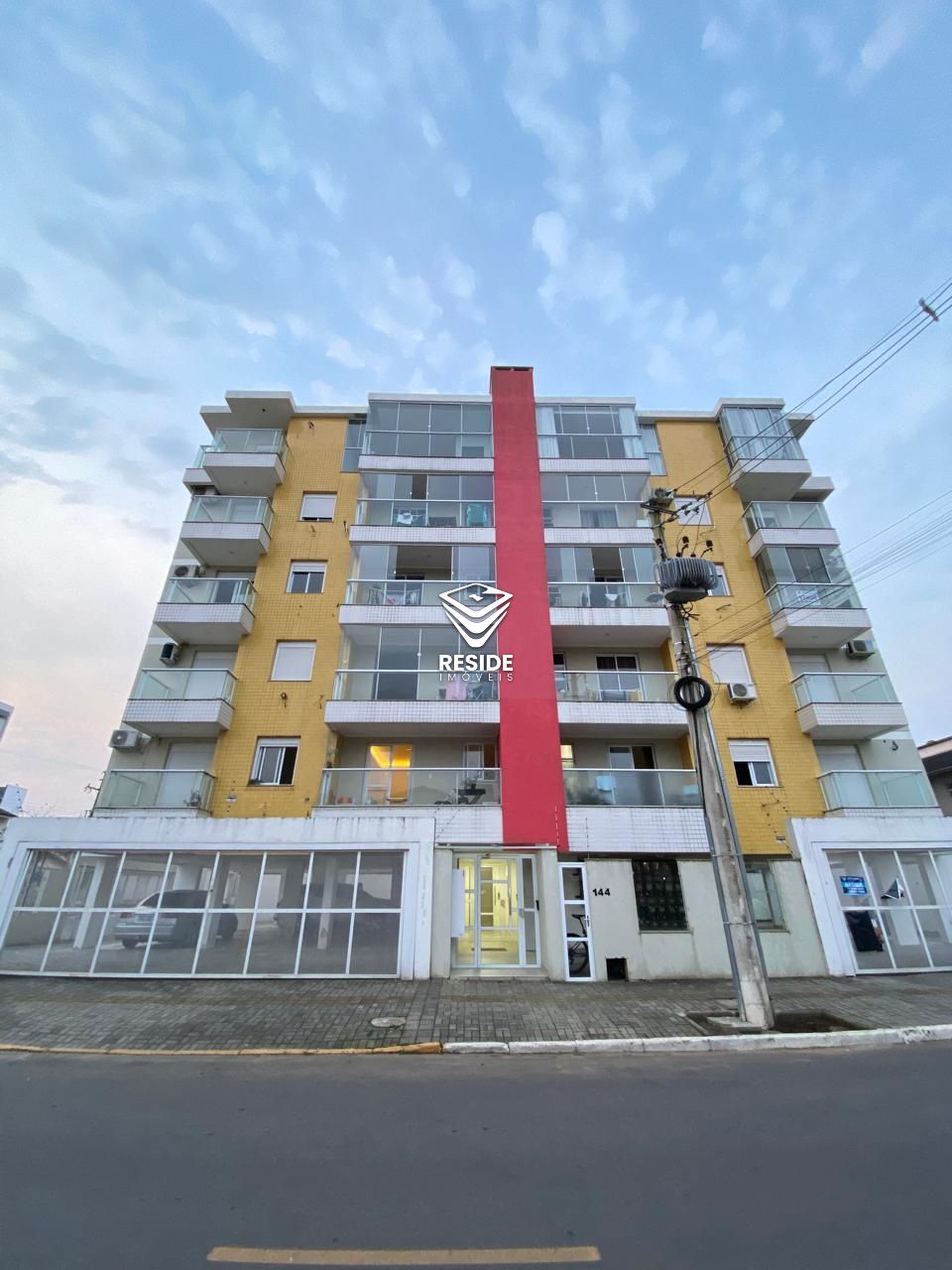 Apartamento para alugar  no Camobi - Santa Maria, RS. Imveis