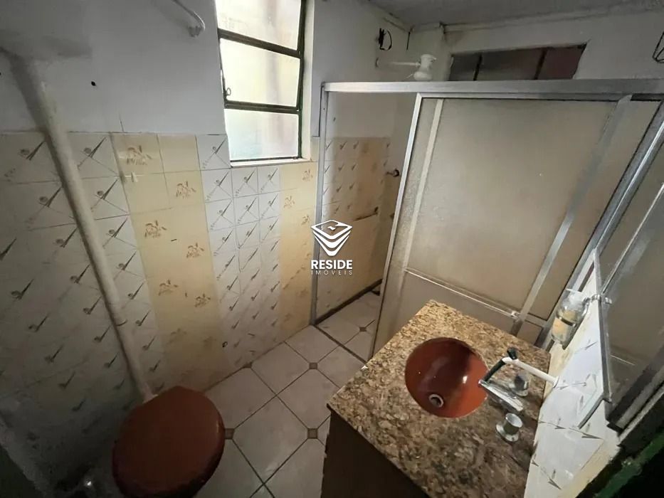 Casa com 2 Dormitórios para alugar, 80 m² por R$ 1.200,00 Casa com 2 Dormitórios para alugar, 80 m² por R$ 1.200,00