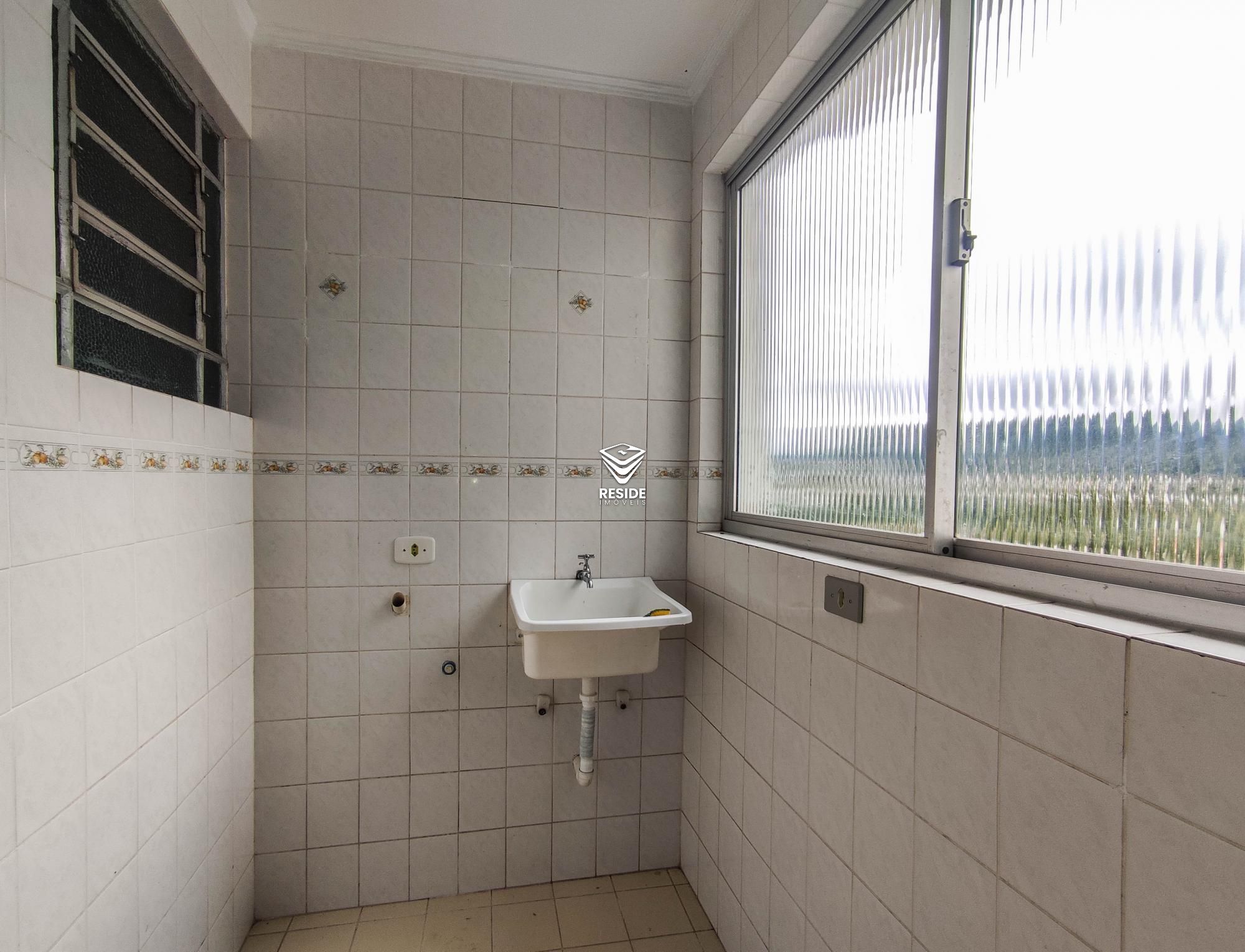 Apartamento com 2 Dormitórios à venda, 93 m² por R$ 275.000,00 Apartamento com 2 Dormitórios à venda, 93 m² por R$ 275.000,00